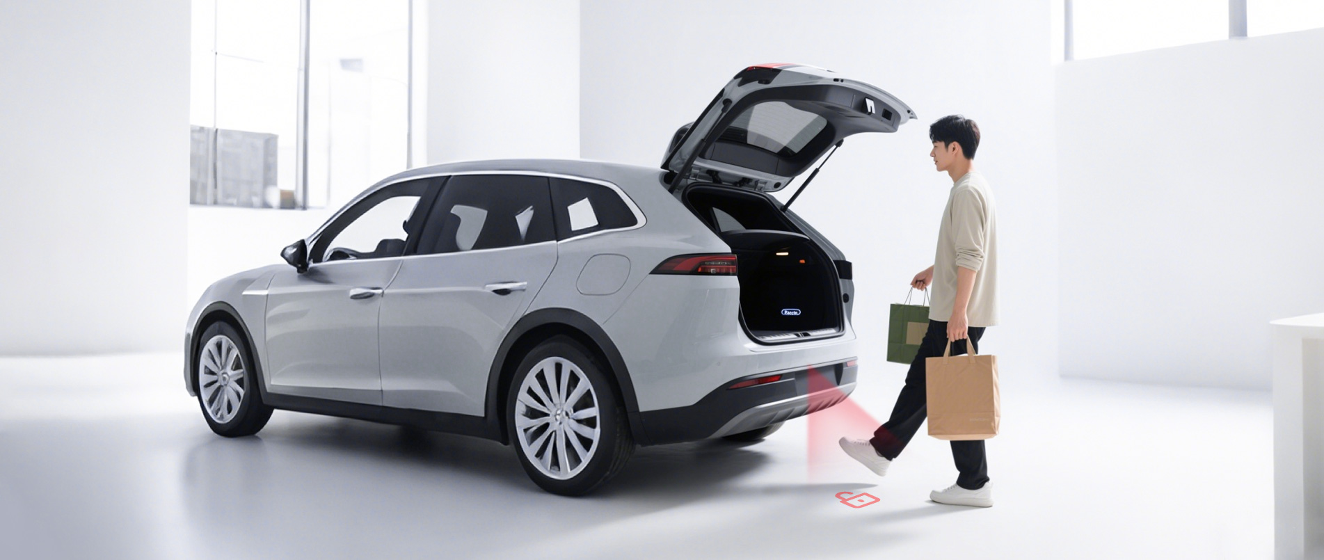 2025上海车展 | hjc黄金城官网重磅发布AR脚踢毫米波雷达，重新定义“无接触交互”尾门